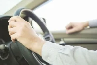 В Минтрансе проверяют риски эксплуатации праворульных автомобилей