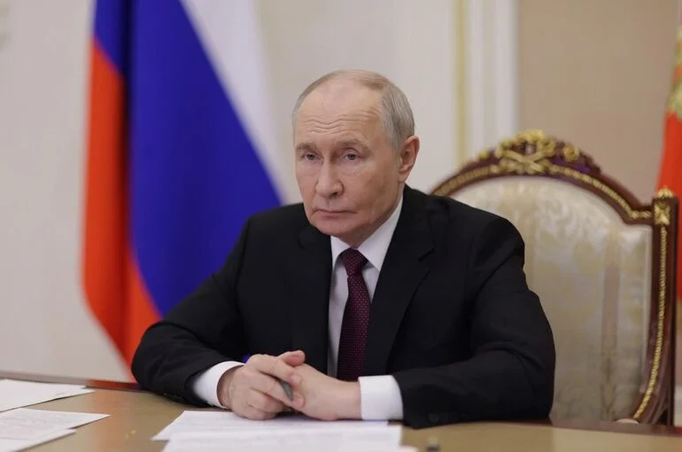 Путин: Власти будут помогать авиапрому