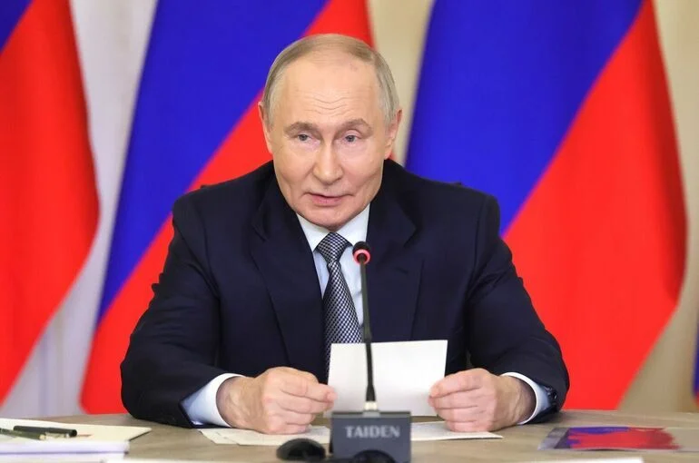 Путин: Россия входит в четверку стран, способных выпускать авиадвигатели