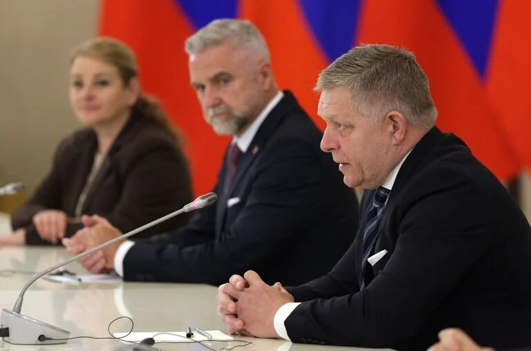 Фицо: Словакия не будет участвовать в пакете помощи НАТО для Украины