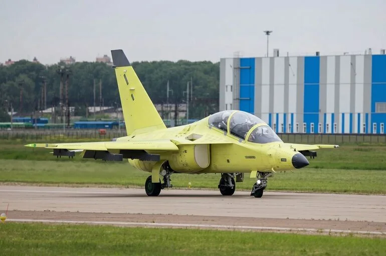 Модернизированный самолет Як-130М выполнил первый полет