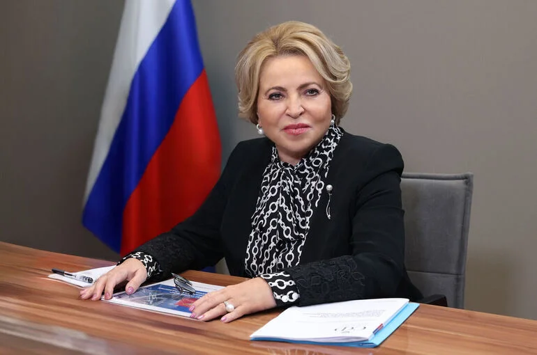 Матвиенко призвала петербургских выпускников верить в себя и гордиться Родиной