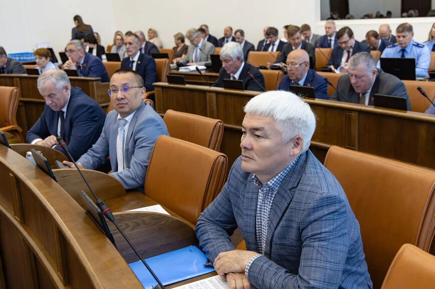 С особым вниманием к докладу омбудсмена отнеслись парламентарии, избранные от северных территорий.