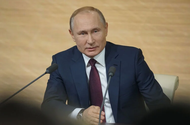 Путин поддержал инициативу «Единой России» о признании особого статуса учителя 