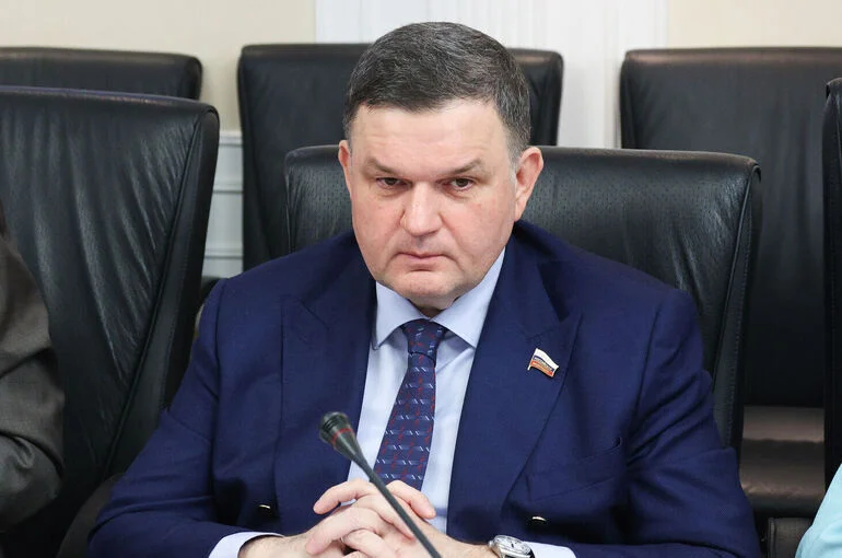 Сенатор Перминов рассказал о роли парламентариев в защите суверенитета страны