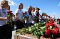 Участники «Поезда Памяти» возложили цветы у Кургана Славы под Минском