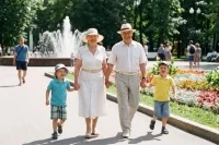 Для россиян, проживших 50 лет в браке, предложили ввести федеральную выплату