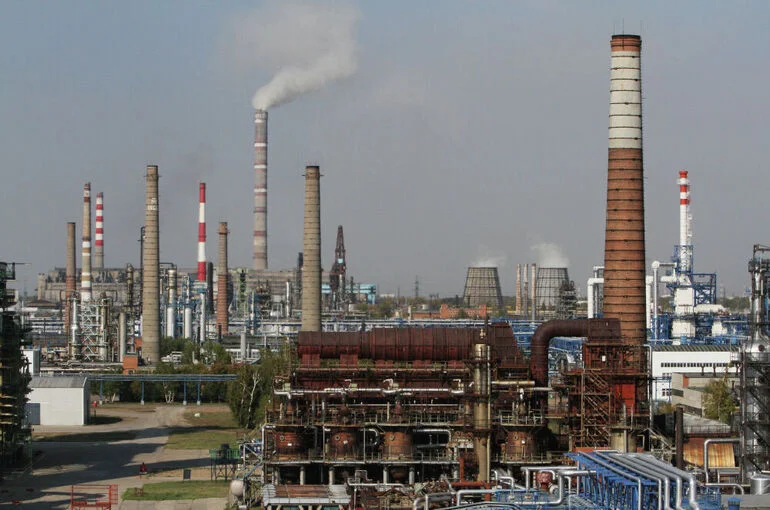 Украинские беспилотники атаковали Омский нефтезавод