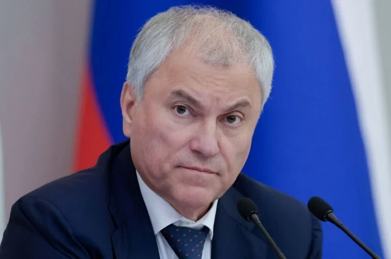 Володин призвал депутатов быть опорой президенту