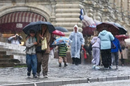 Москвичам пообещали 12 дней дождей
