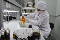Минпромторг: В РФ зарегистрировали 32 лекарства из перечня жизненно необходимых