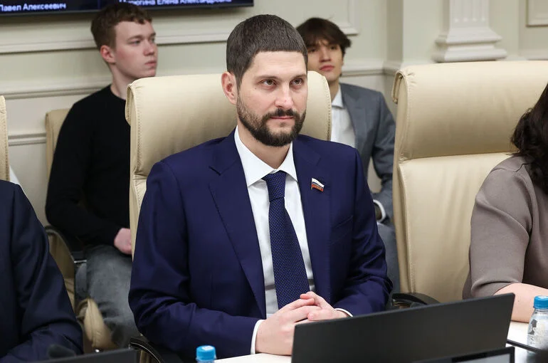 Сенатор Волошин: Молодежь разных стран продолжает дружить независимо от политики