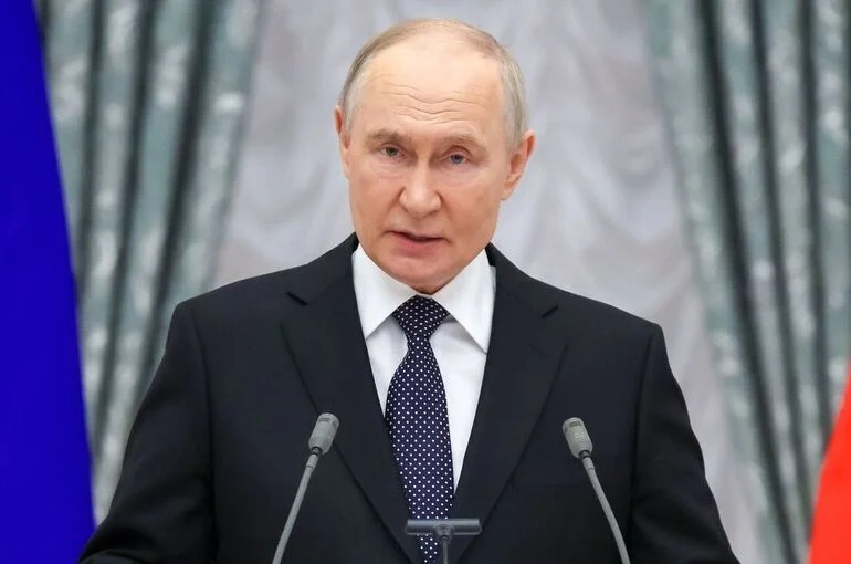 Путин: Россия совершенствует свои Вооруженные силы
