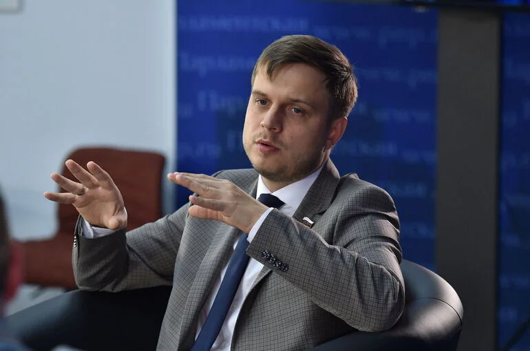 Депутат Ткачев считает, что доля человеческого контента в соцсетях сократится в ближайшие годы