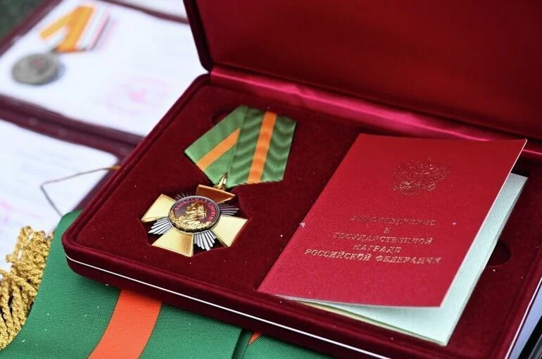 Объединению группировки «Центр» вручили орден Суворова за героизм на СВО