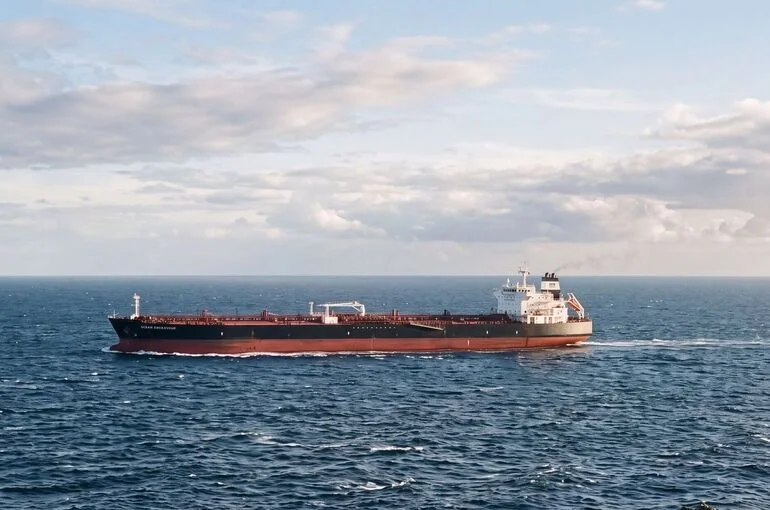 В Черном море в результате атак загорелся нефтяной танкер