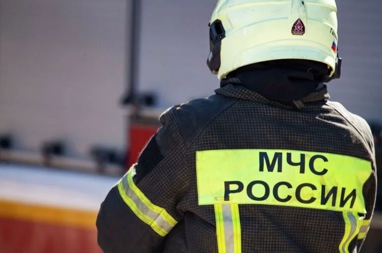 В Невинномысске объявили режим ЧС из-за пожара на логистическом комплексе