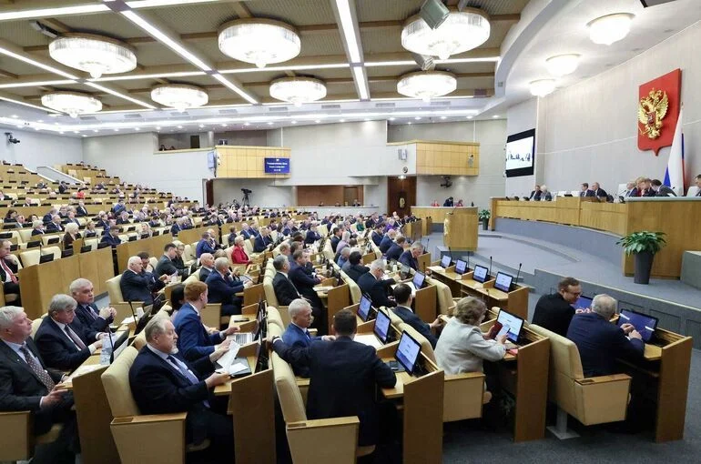 Госдума приняла закон об ограничениях для скрывающихся за рубежом преступников