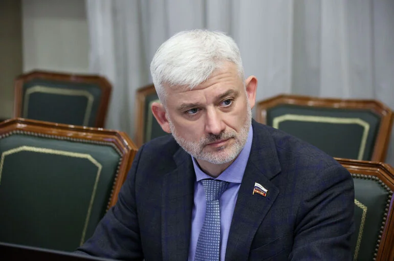 Сенатор Дитрих рассказал о преимуществах перехода на электронные перевозочные документы