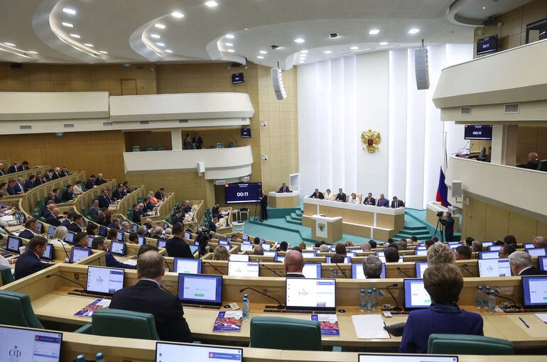 Сенаторы одобрили закон о повышении пороговых значений госзакупок у малого бизнеса
