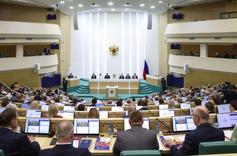 Совфед одобрил закон о стабилизации топливного рынка