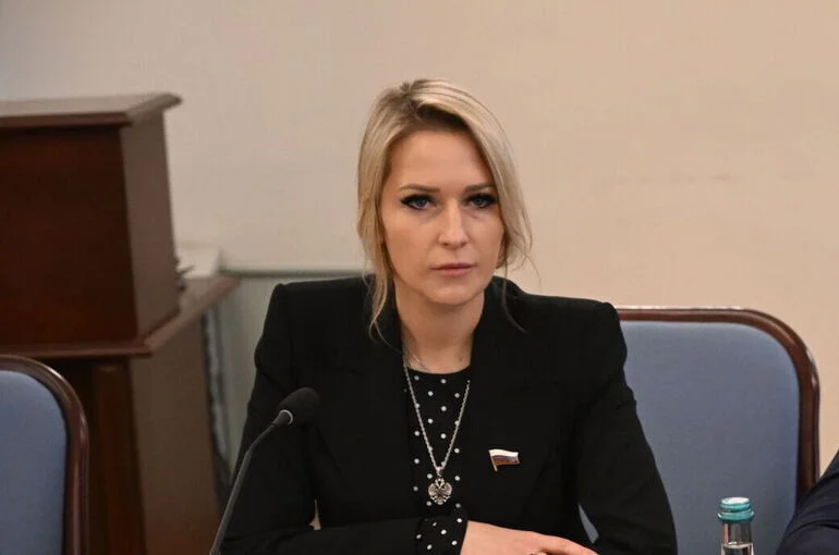 Лантратова: Журналисты убедились в отсутствии военной базы в Старобельске