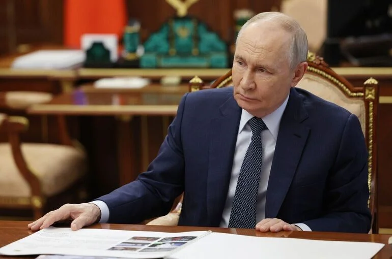 Путин назвал устойчивой экономическую систему России