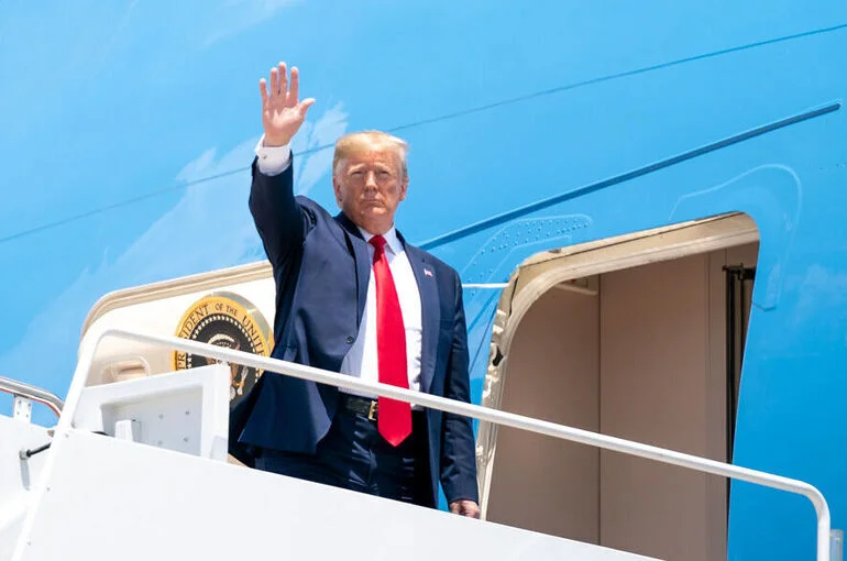 Трамп заявил о желании иметь в запасе больше вооружений