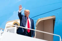 Трамп заявил о желании иметь в запасе больше вооружений