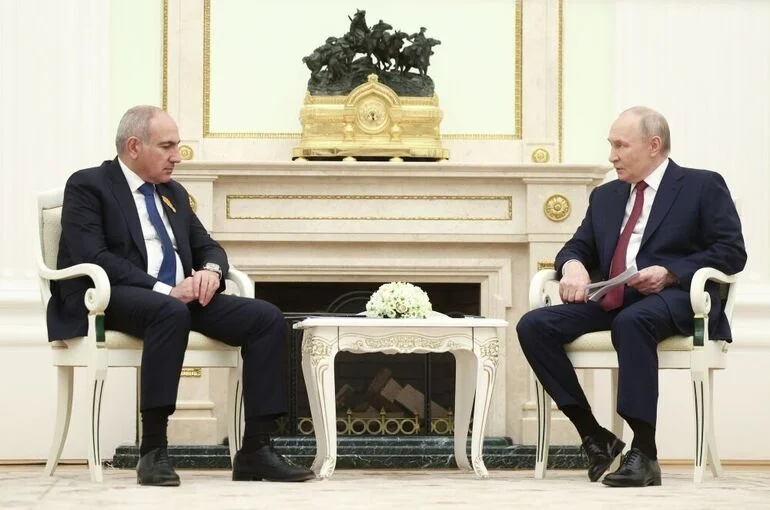 Зачем Владимир Путин поторопил Никола Пашиняна с проведением референдума о вступлении в ЕС