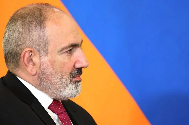 Президент Армении принял отставку правительства Пашиняна