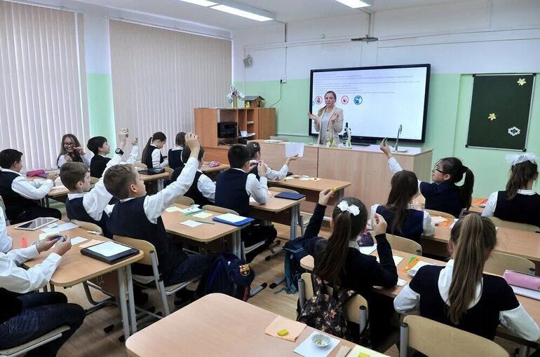ГОСТ на школьные дневники хотят обновить в 2027 году