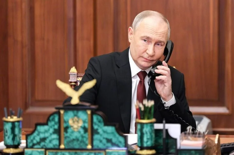 Путин заслушал доклад командира 76-й дивизии ВДВ о ситуации на добропольском направлении
