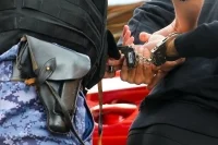 В Москве задержали 20 работников криптообменников за помощь кол-центрам Киева