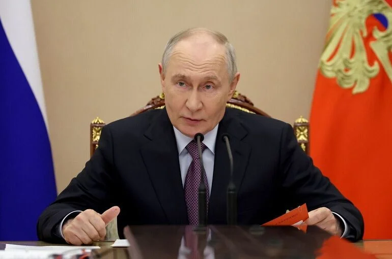 Путин обсудил с членами Совбеза дополнительные меры антитеррористической защиты