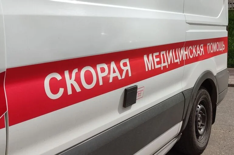 В Курской области мужчина, поднявший заминированную коробку, лишился ног и руки
