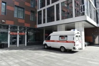 Одна из пострадавших при наезде машины на людей в Омске умерла