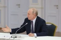 Путин призвал уделить пристальное внимание работе транспорта в Донбассе