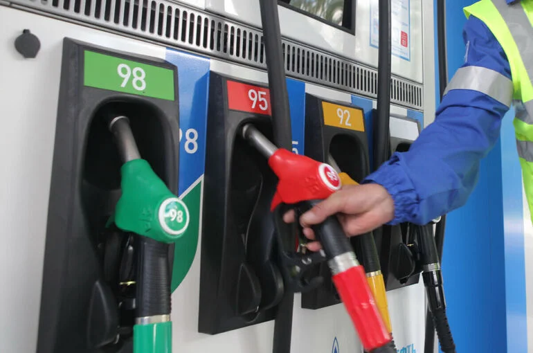 Продажа бензина «Евро-3» на бирже начнется 13 августа