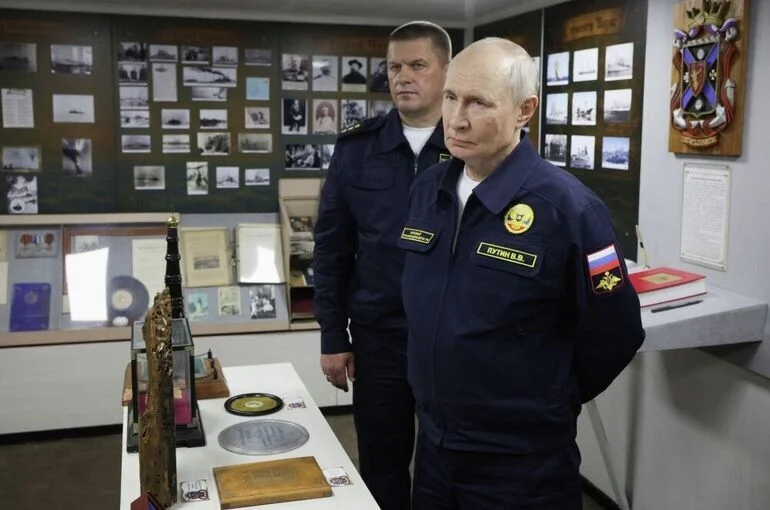 Путин пообещал зеркальный ответ в случае захвата торговых судов РФ