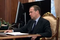 Медведев: Россия вправе атаковать суда, перевозящие грузы в интересах противника