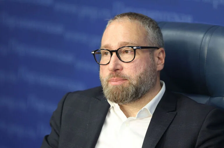 Депутат Горелкин отметил важность вопроса устойчивости сектора электронной торговли