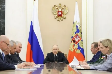Путин обсудил с членами Совбеза сохранение традиционных ценностей в культуре