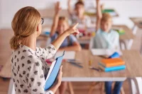 Минпросвещения: Интерес к программе «Земский учитель» растет