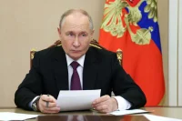 Путин поручил принять программу восстановления поврежденной инфраструктуры