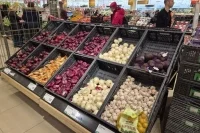 Овощи и фрукты в России подешевели на 2,1% за неделю
