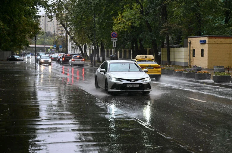 Тишковец: Мощный ливень обрушится на Москву в ночь на пятницу