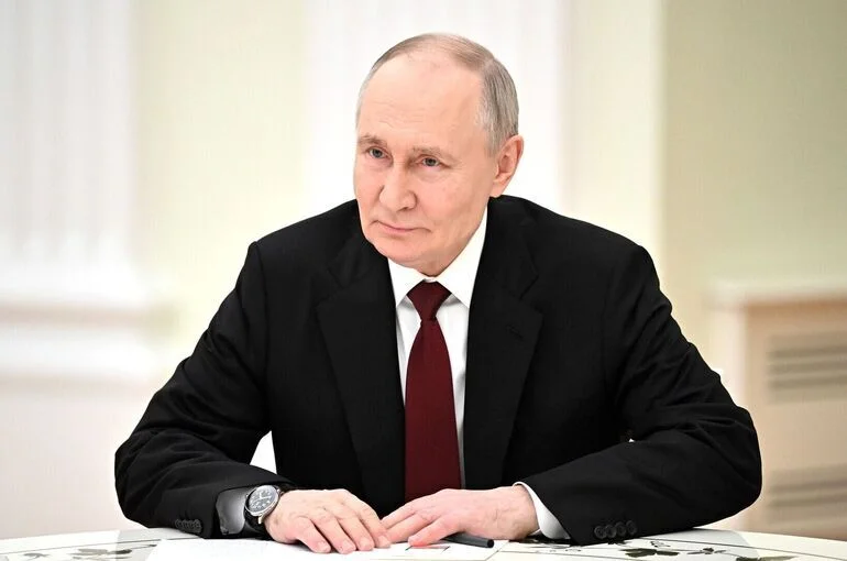 Путин рассказал о заключающейся в единстве фронта и тыла силе России