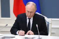  Путин подписал указ о награждении четырех сенаторов РФ