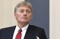 Песков не располагает информацией о севшем в Москве самолете ВВС США